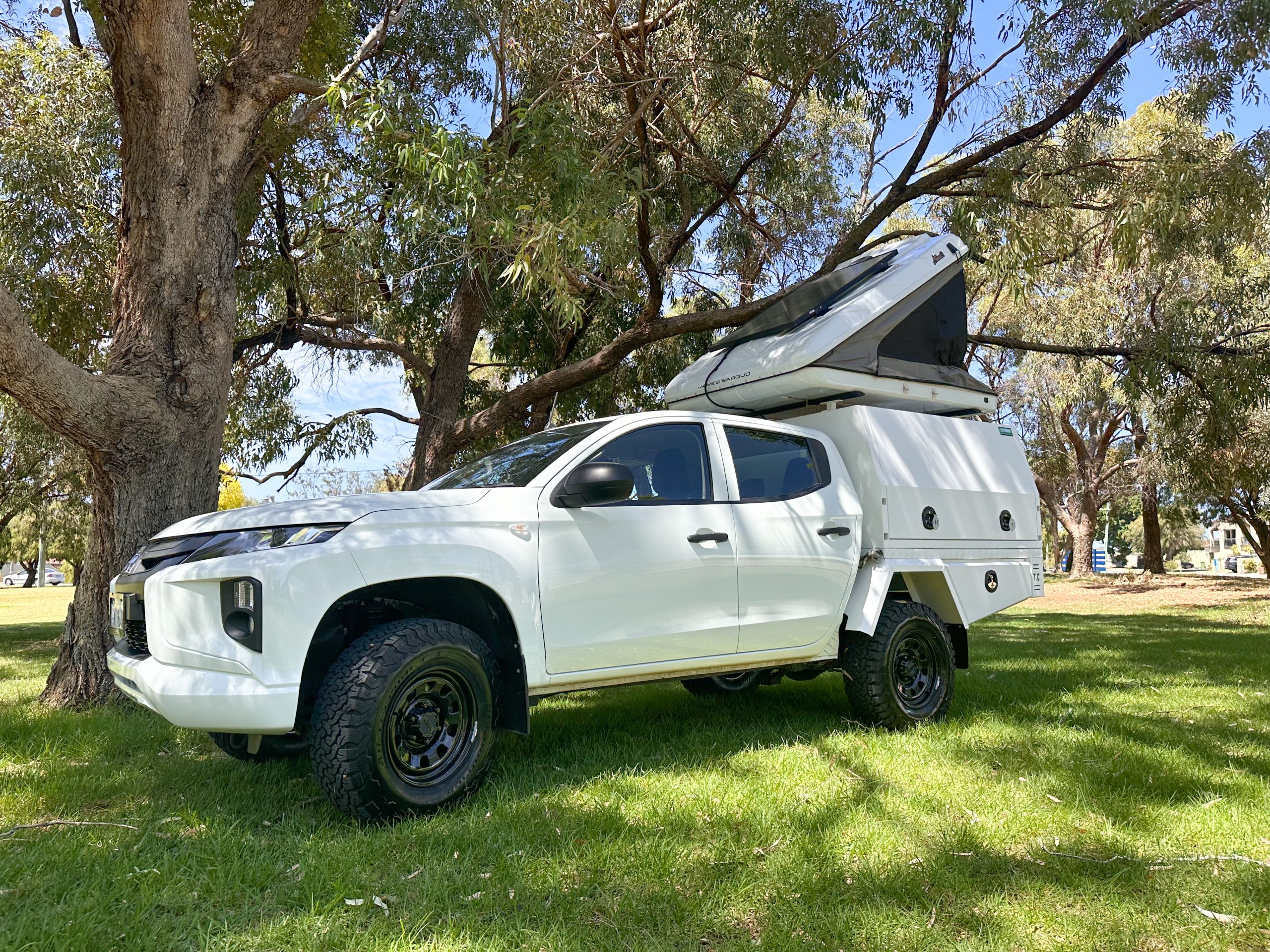 Go Outback 4WD Ute Exterior View